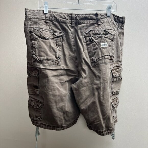 Men's Brown Cargo shorts - Picture 2 of 11